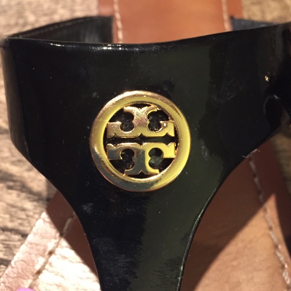 Size 11 black Tory Burch sandals - Picture 3 of 3